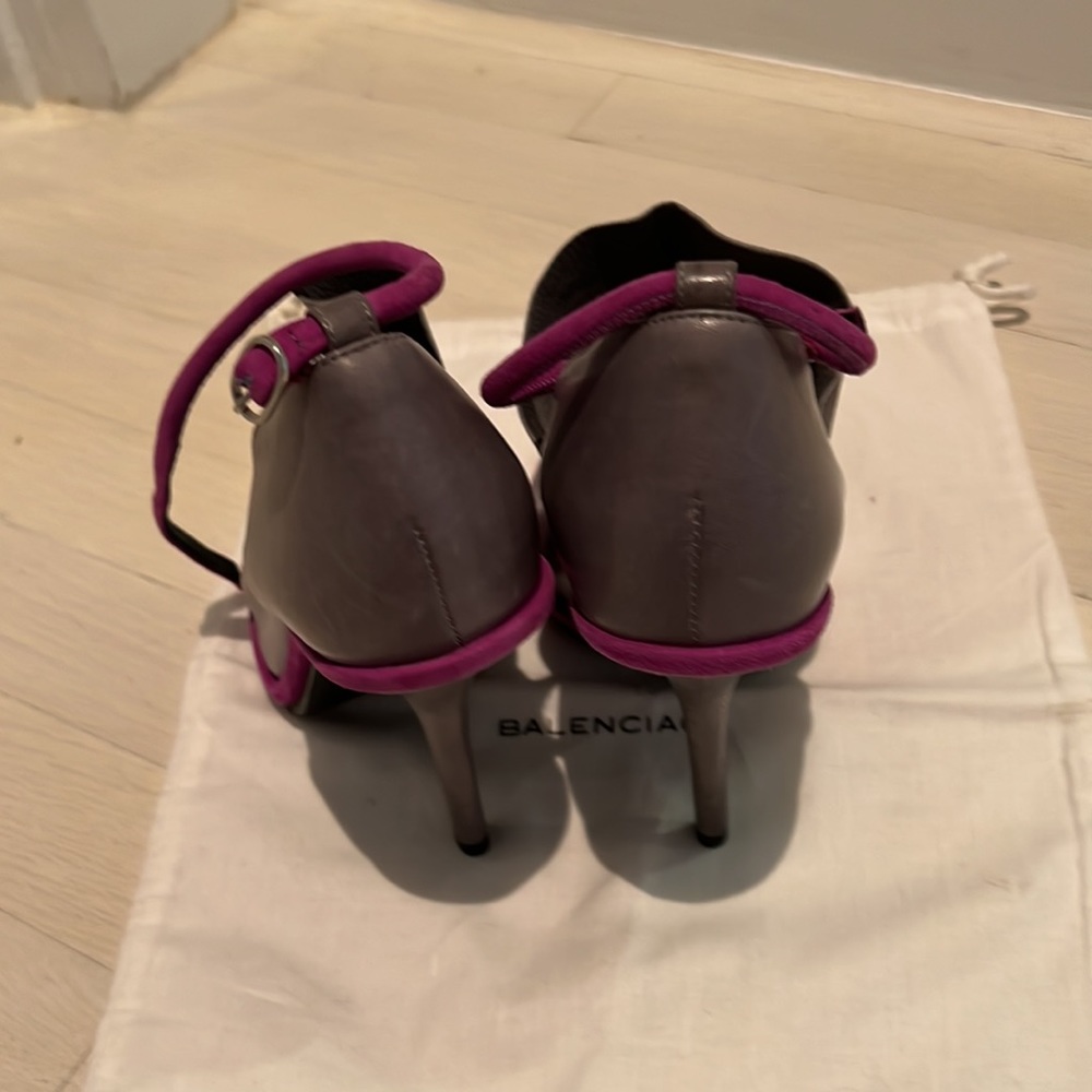 Balenciaga Gray/purple leather glove peep toe sling back heels - 37 (7)NEW - Picture 4 of 8